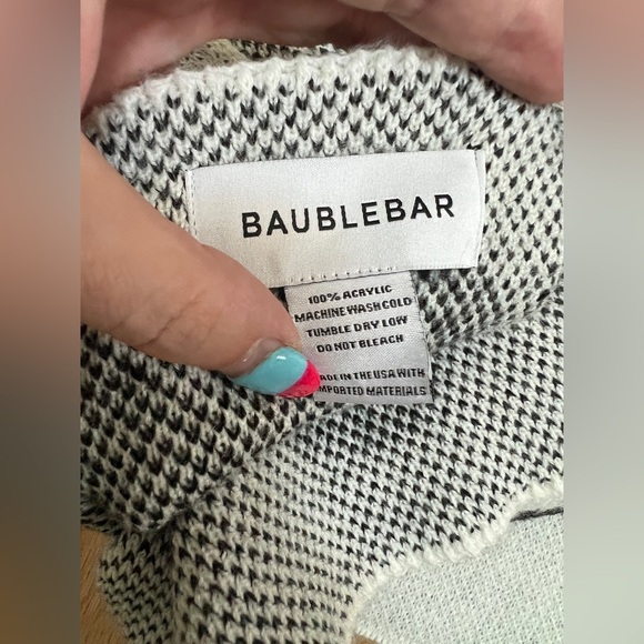 Baublebar Wrapped In Love Custom Heart Blanket Letter W - Picture 6 of 6